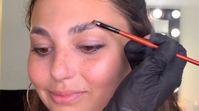 Смотри как делать ламинирование бровей на составах Lovely