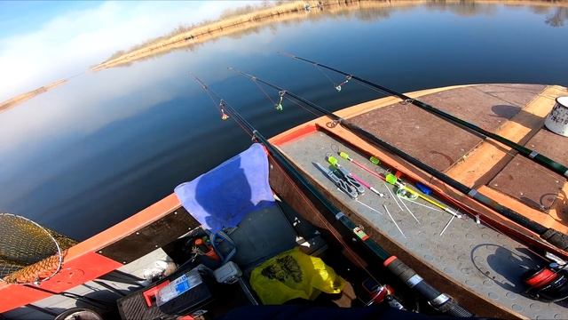 СТРЕЛЯННЫЕ КАРАСИ на речке . С кумом на рыбалку смотреть онлайн