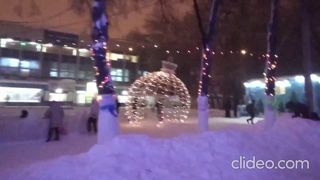новогодняя елка скульптуры изо льда. проспект октября дк узэмик дом творчества. рождество 07 01 202 смотреть онлайн