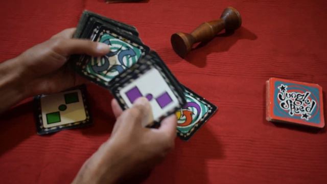 IGRE S POLICE: Jungle Speed! смотреть онлайн