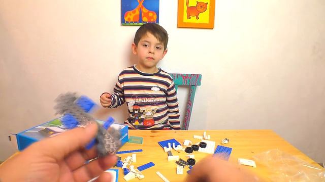 Конструктор полицейская машина Играем в конструктор Собираем полицейскую машинку смотреть онлайн