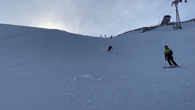 Sölden索尔登滑雪场冰川最陡雪道，世界杯雪道，Ski World cup Black Piste Rettenbach Gletscher смотреть онлайн