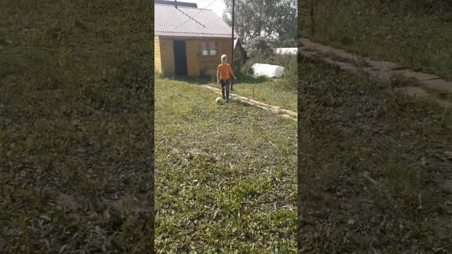 Я играю футбол на даче смотреть онлайн