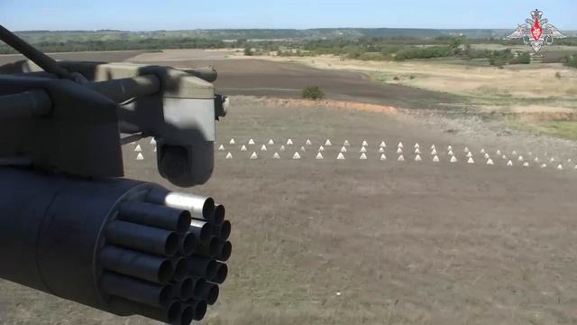 💥 Экипаж вертолета Ми-35М успешно поразил опорные пункты и живую силу противника в зоне ответственн смотреть онлайн