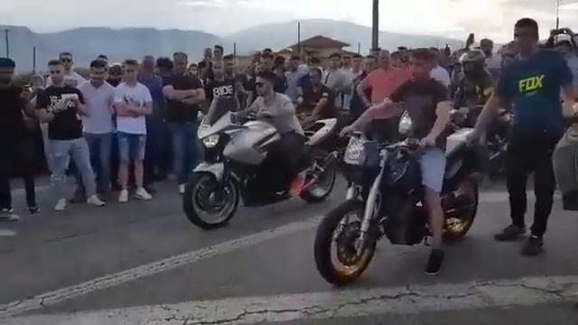 Yamaha XT by Petros vs Yamaha TDM 1-0 смотреть онлайн