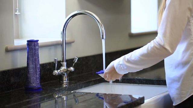 How to wash your Dyson DC41 or DC41 Mk2 vacuum's filters смотреть онлайн