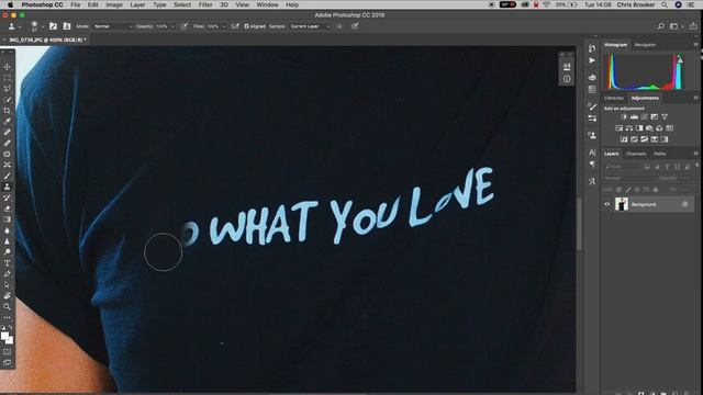 Remove Logos from Clothing in Photoshop смотреть онлайн