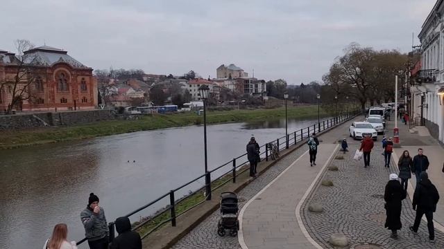 Рождественская ярмарка в Ужгороде. Ужгород Новый год. смотреть онлайн