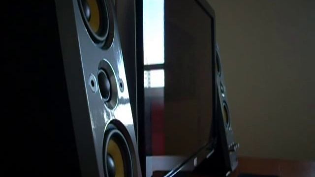 Creative T40 woofer excursion. смотреть онлайн