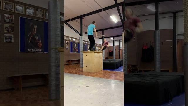 Залез и скинул смотреть онлайн