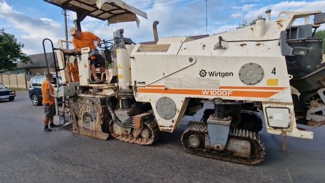 Демонстрація роботи Фрези дорожньої Wirtgen W1000F. смотреть онлайн