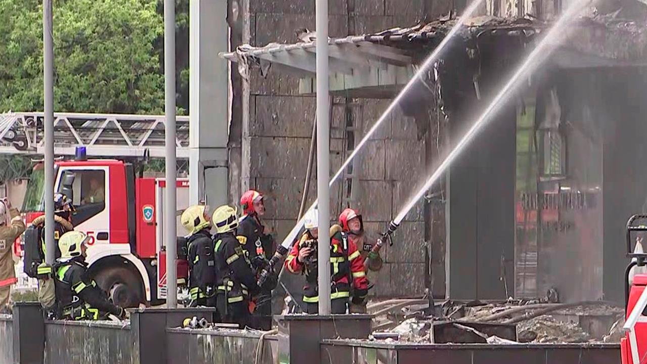 Два человека пострадали при пожаре в БЦ "Гранд Сетунь плаза" смотреть онлайн
