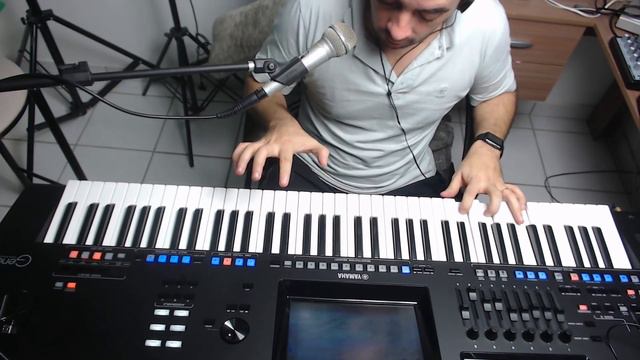 Fly me To the Moon - Relaxing on my Yamaha Genos - A bit of Vocal Harmony смотреть онлайн