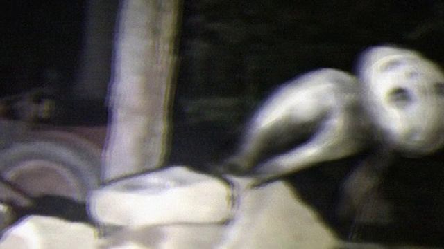 Minecraft Cave Noises with Cursed Images смотреть онлайн