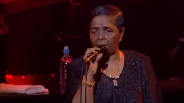 Cesaria Evora - Carnaval De Sao Vicente ( Live In Paris ) смотреть онлайн