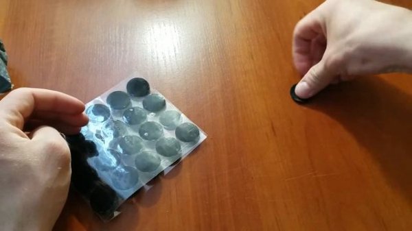 Липучки самоклеящееся.