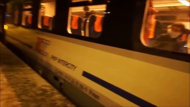 В декабре на Восточном вокзале Варшавы In December at Warsaw East Station смотреть онлайн