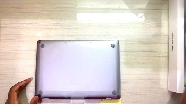 M1 13" MacBook Pro 2020 Quick Unboxing - INCREDIBLY FAST! смотреть онлайн