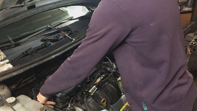 Меняю прокладку клапанной крышки Форд Фокус 2 смотреть онлайн