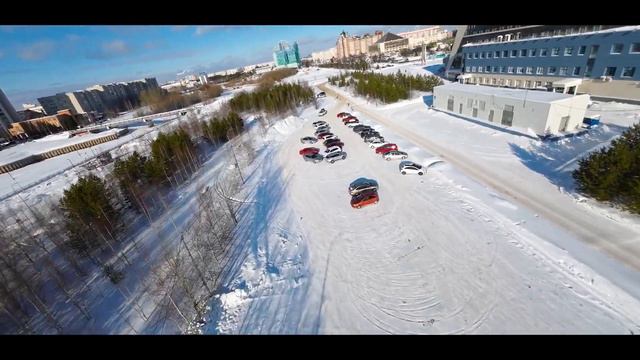 Полет над замершей городской рекой | DJI Action 2 - 4k 60fps смотреть онлайн