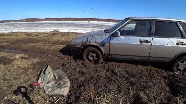 как выехать из грязи без помощи?.Я опробовал... смотреть онлайн