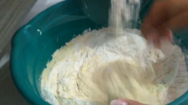 COMO FAZER BOLO COM 1 KG DE TRIGO | MASSA PERFEITA PRA FESTA смотреть онлайн