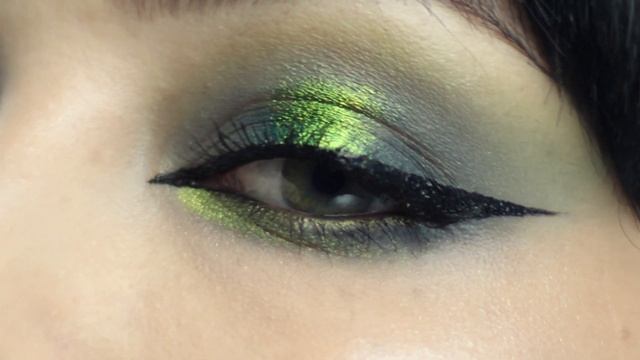 Макияжи с "Игривая Травяная Змейка" от Тамми Танука ? смотреть онлайн