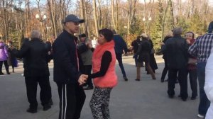 Знаю, скоро тебя потеряю!!!???Красивые танцы в парке Горького!!!??Харьков???Март 2021