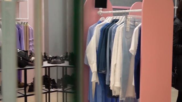 Освежаем гардероб, создаем яркий образ, выбираем одежду для съемок со стилистом Ириной Челпаченко смотреть онлайн