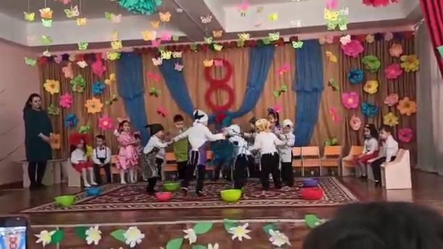 Представление на 8 марта смотреть онлайн