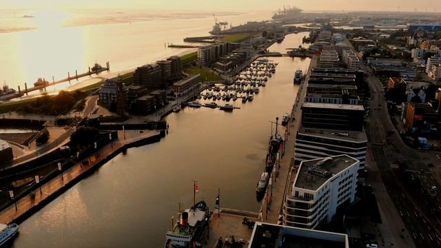 Marina Bremenhaven by Dusk - Bremerhaven Cinematic Drone Shots - DJI Mavic Air смотреть онлайн