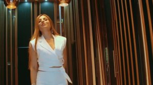 Aylin Demir - Karaduta Yaslandım / Bahçenizde Gül Var mı / Al Yarim - Potpori