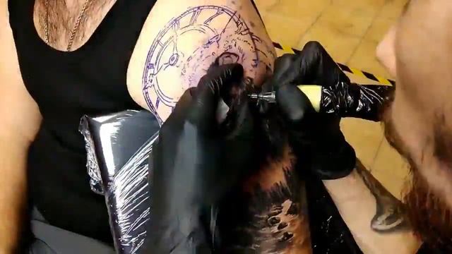 студия татуировки Old Biker смотреть онлайн