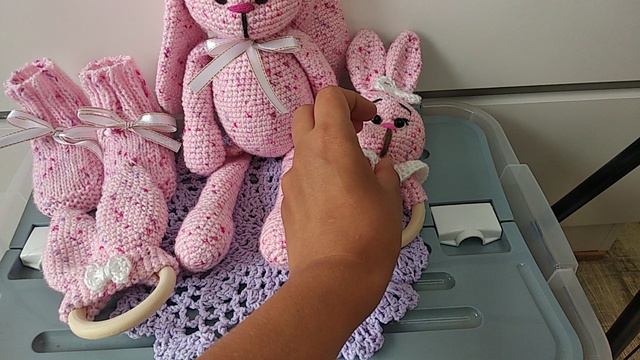 Подарочный набор для новорождённой малышки крючком 🙂 смотреть онлайн