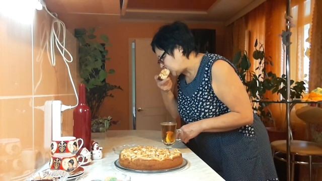 Утро началось с выпечки пирога! И конечно немного информации! смотреть онлайн