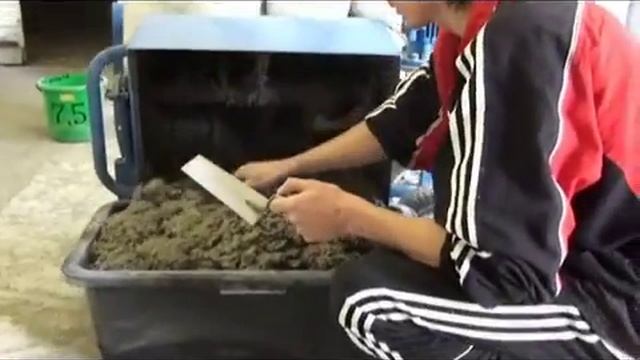 Приготовление штукатурки с помощью растворомешалки Нанесение на стену