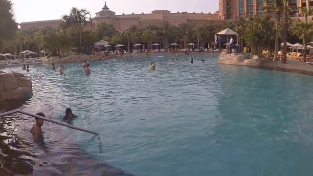 Atlantis The Palm hotel Dubai swimming pool Nasimi Beach GOPR0606 Full HD смотреть онлайн