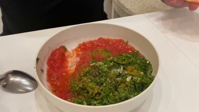 Быстрый соус из свежих помидоров к мясу,шашлыку,котлетам эпизод №1304 смотреть онлайн