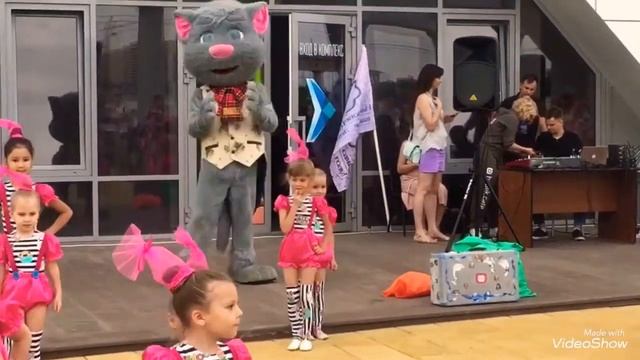 КОНФЕТКИ ТАНЕЦ смотреть онлайн