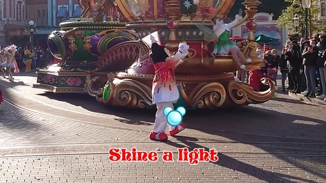 [Sing along Songs] Shine a light Disneyland Paris - Christmas Lyric Video смотреть онлайн