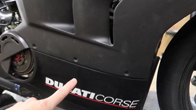 Adding Full Carbon Fairings to Our Panigale V4 SP!!! смотреть онлайн