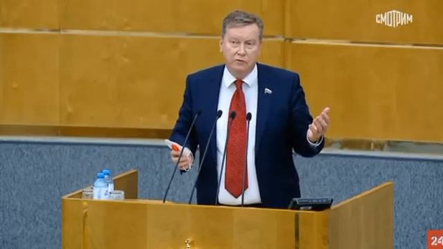 Выяснил, что закупочная цена ПЦР-тестов  —120-150 рублей, а для россиян их продают в 15 раз дороже