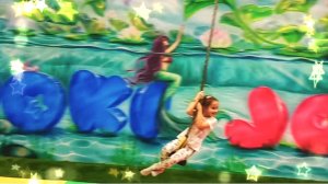 Лайк Настя_и_Папа_играют_на_детской_площадке_