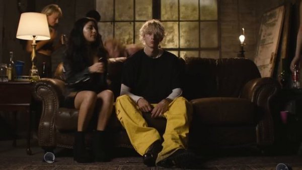 Machine Gun Kelly - lonely (Official Visualizer)