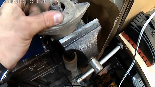 2002 VW Jetta rear shock replacement смотреть онлайн