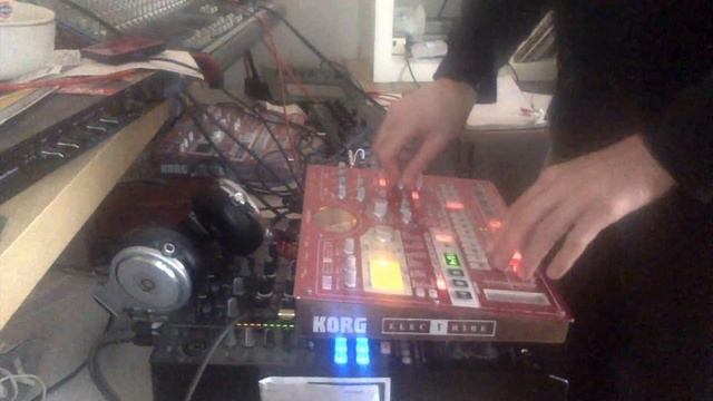 Fresh KORG ESX snippets ( 1 feat. "New Brunette" ) + Bonus Track смотреть онлайн