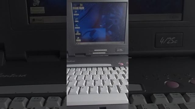 Retro COMPAQ Contura 4/25c - Series2820e Intel 486 Win 95 Start up and Short Review смотреть онлайн