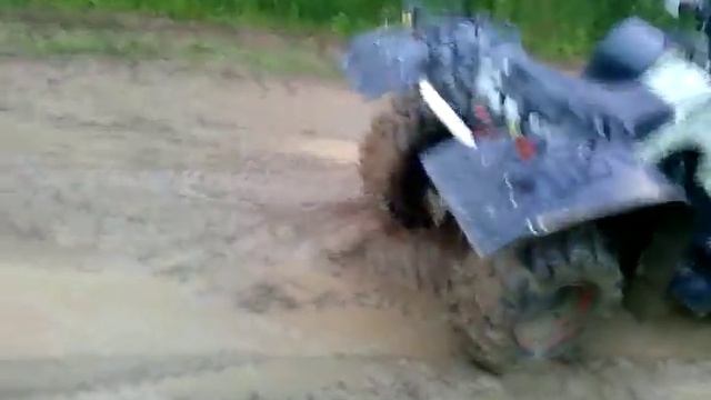 Китайский Квадроцикл и грязь часть 1. смотреть онлайн