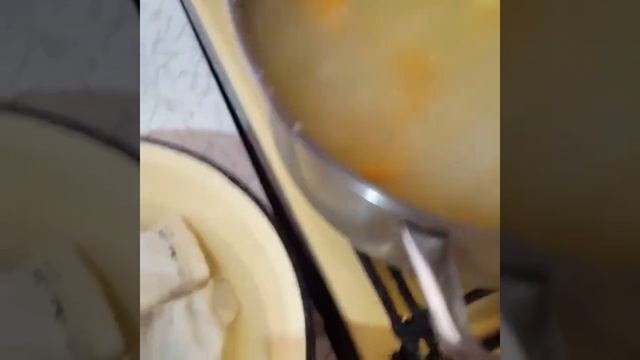 Уха из осетровой рыбы #shorts #суп #уха #рыбныеблюда #первыеблюда #осетр #рецепты смотреть онлайн