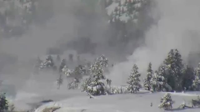 Yellowstone supervolcano Old Faithful erupt - Извержение вулкана Йеллоустон, Супервулкана смотреть онлайн
